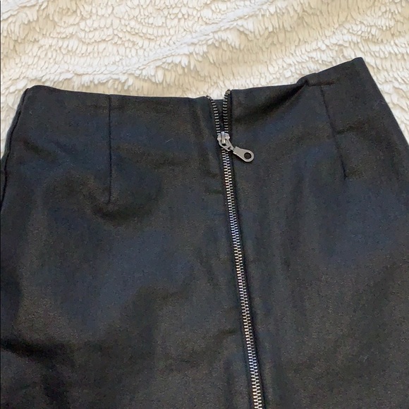 H&M Black Skirt - Picture 3 of 4